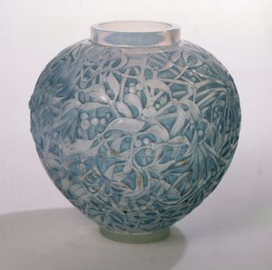 ヤドリギの花瓶、1920（乳白色のガラスに青い緑青）